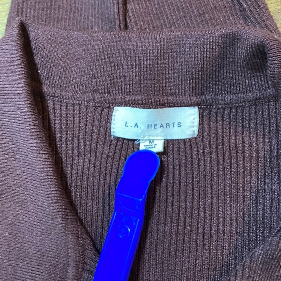 LA Hearts Ribbed Collared‎ Button Front Ruched Cropped Sweater Top Burgundy M - Picture 6 of 7
